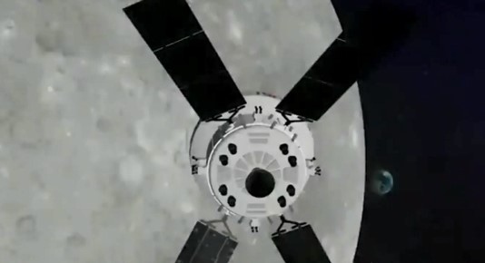 Космическият кораб Орион достигна Луната Капсулата премина на едва 130